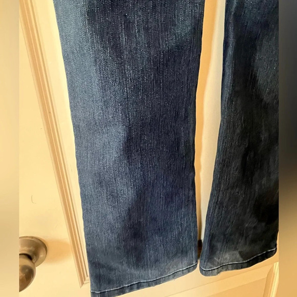 White House Black Market Designer Darker Wash Distressed Jeans Women’s size 4 - Picture 12 of 15